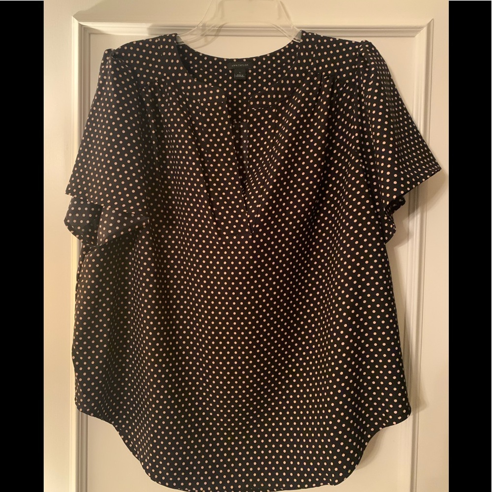 Ann Taylor short sleeved polka dot blouse
